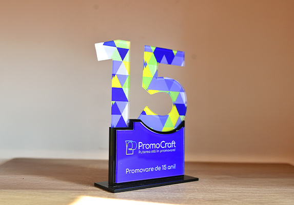 Trofeu din acrilic personalizat cu laser – Promocraft