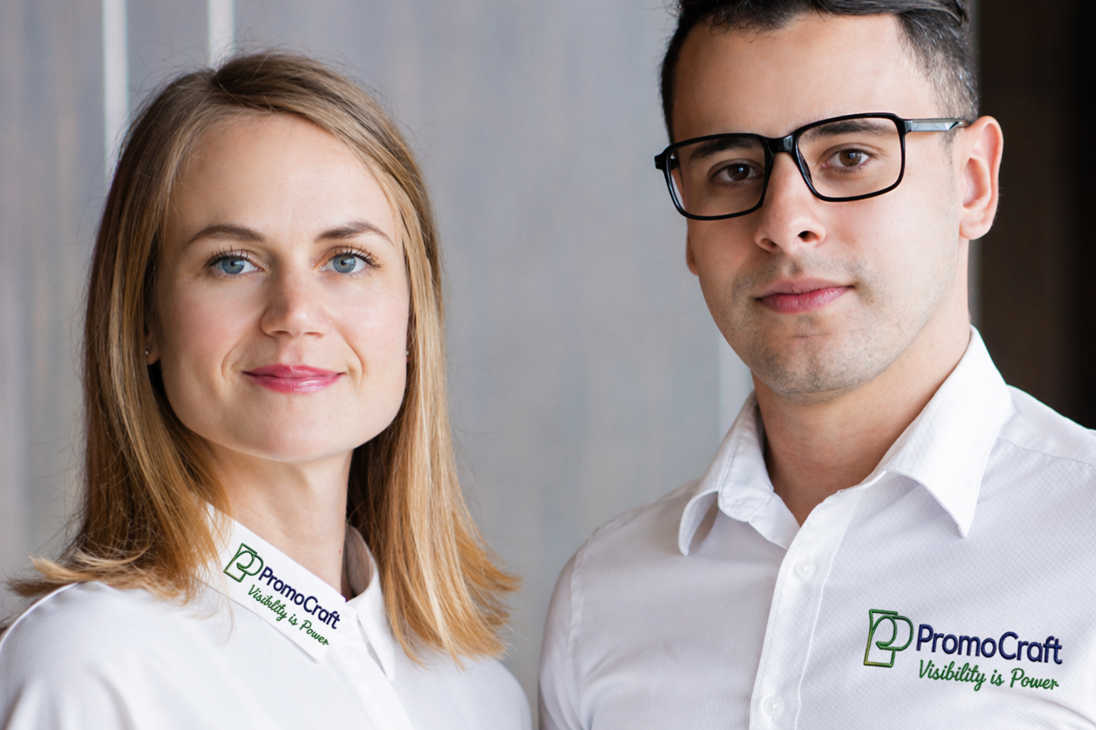 Hímzett logó vállalati ruházaton – Promocraft