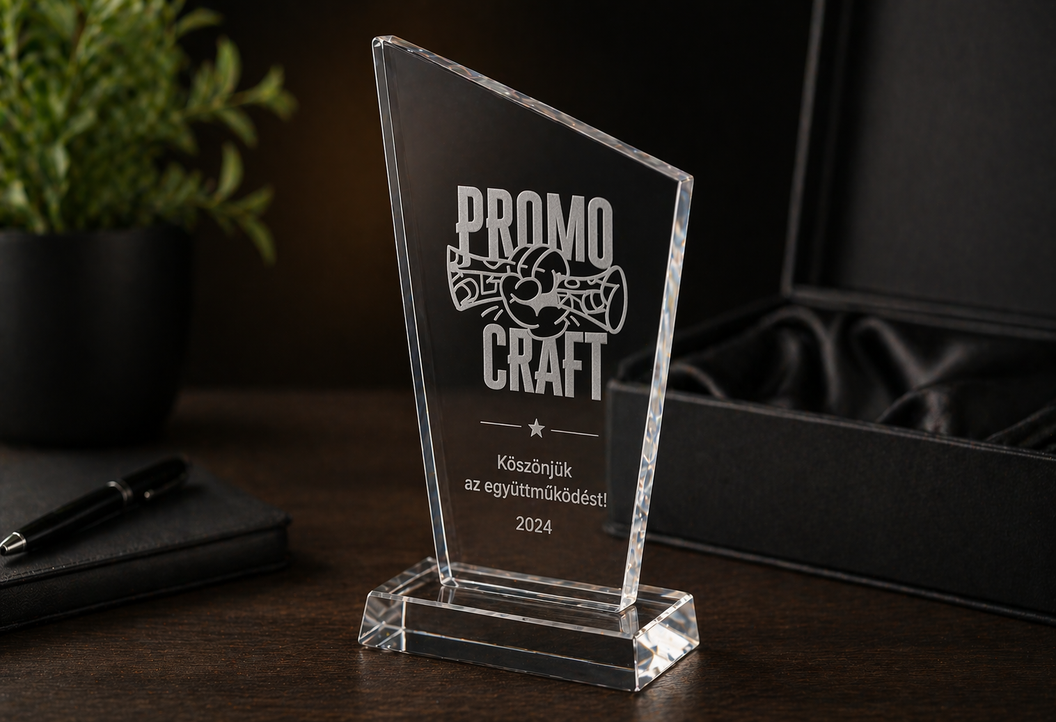 Személyre szabott akril trófea – Promocraft